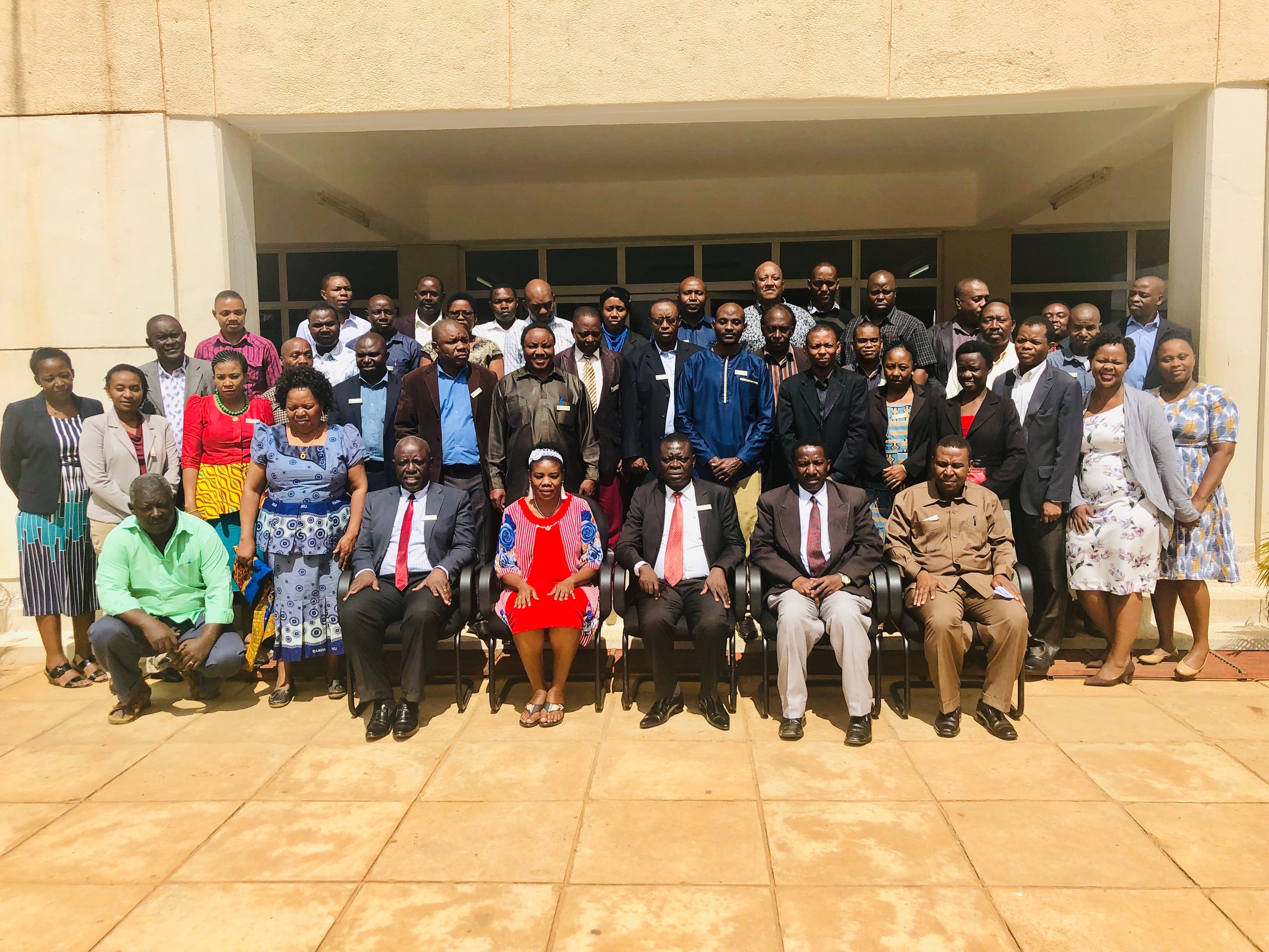 U jinsiy aloqada josuslik qildi va keyin unga qoshildi.